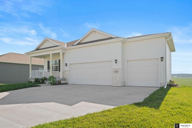 8519 S 63rd Street, Papillion, NE 68157