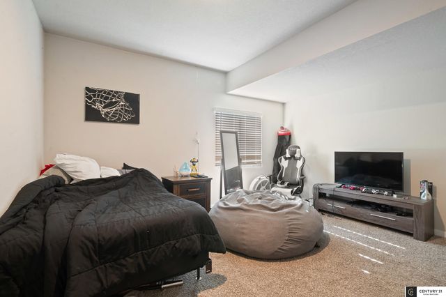 8519 S 63rd Street, Papillion, NE 68157