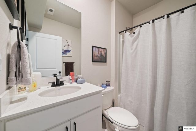 8519 S 63rd Street, Papillion, NE 68157