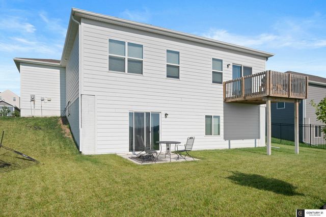 8519 S 63rd Street, Papillion, NE 68157
