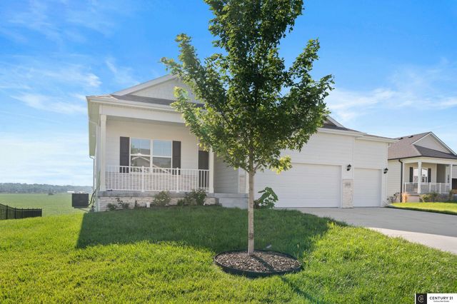 8519 S 63rd Street, Papillion, NE 68157