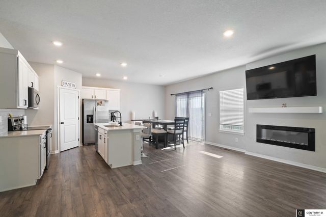 8519 S 63rd Street, Papillion, NE 68157