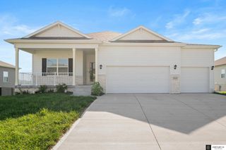 8519 S 63rd Street, Papillion, NE 68157