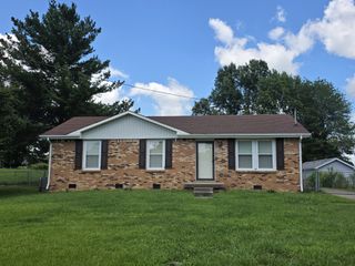 709 Inver Ln, Clarksville, TN 37042