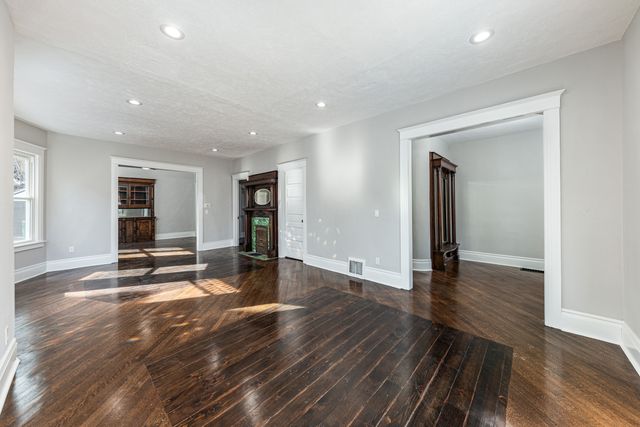 416 Buell Avenue, Joliet, IL 60435