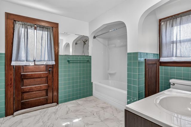 1905 Spring Street, Fort Wayne, IN 46808