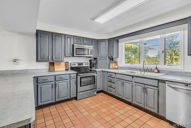 2867 Hillview Place, Eden, NY 14057