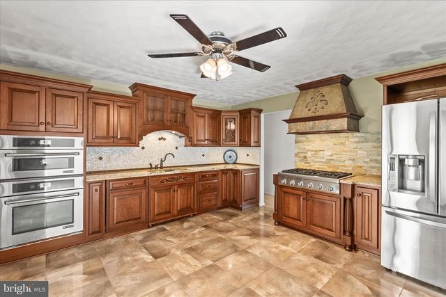 2564 AUDLYN DRIVE, York, PA 17408