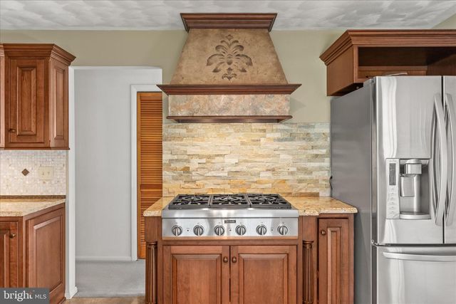 2564 AUDLYN DRIVE, York, PA 17408