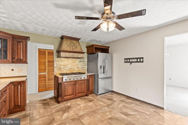 2564 AUDLYN DRIVE, York, PA 17408
