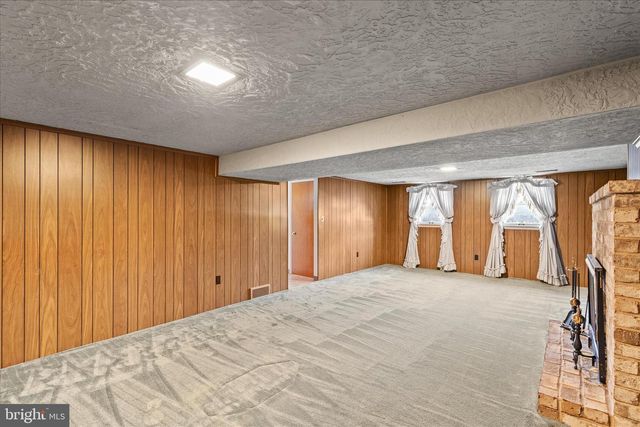 2564 AUDLYN DRIVE, York, PA 17408