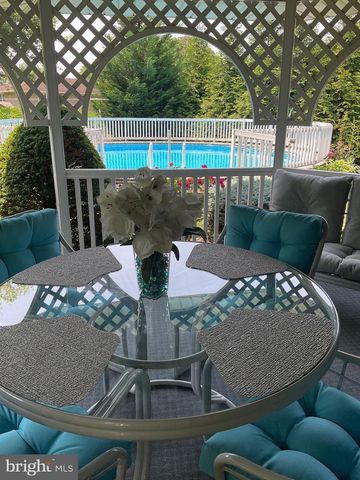 2564 AUDLYN DRIVE, York, PA 17408