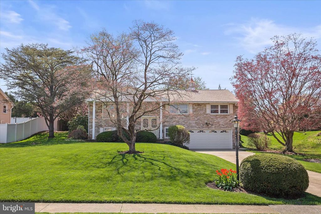 2564 AUDLYN DRIVE, York, PA 17408