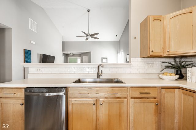 32 Fillmore Way, Westfield, IN 46074