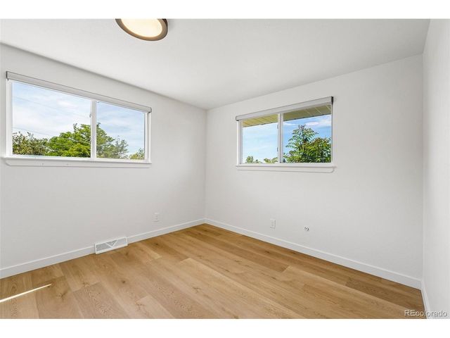 862 S Simms St, Lakewood, CO 80228