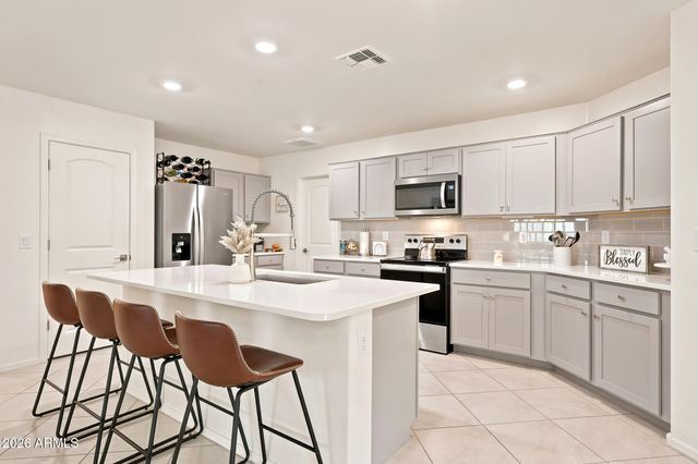 17776 W OBERLIN Way, Surprise, AZ 85387