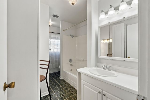 112 Overbrook Drive, Flushing City, MI 48433