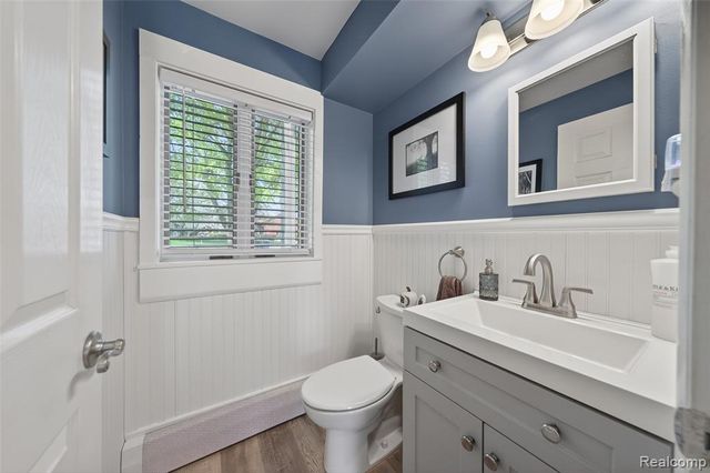 2260 Shankin Drive, Walled Lake, MI 48390