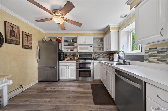 2260 Shankin Drive, Walled Lake, MI 48390
