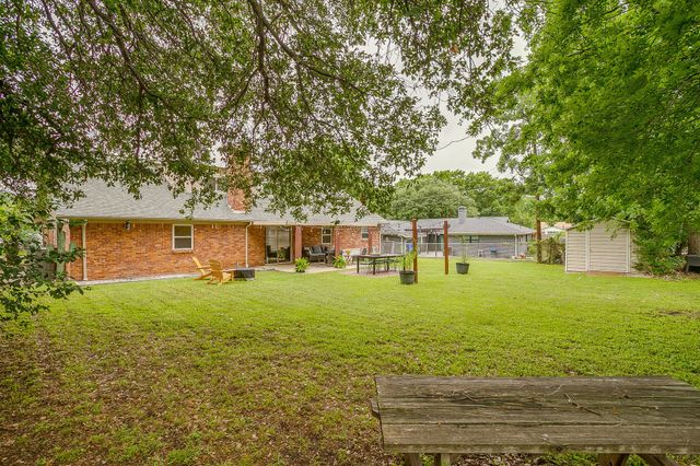5248 Greene Avenue, Fort Worth, TX 76133