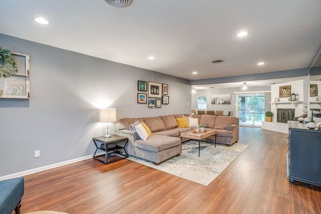 5248 Greene Avenue, Fort Worth, TX 76133