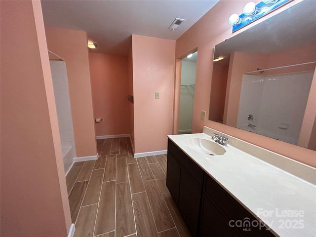 4718 Reinbeck Drive, Charlotte, NC 28269