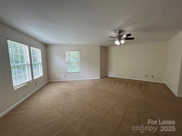 4718 Reinbeck Drive, Charlotte, NC 28269
