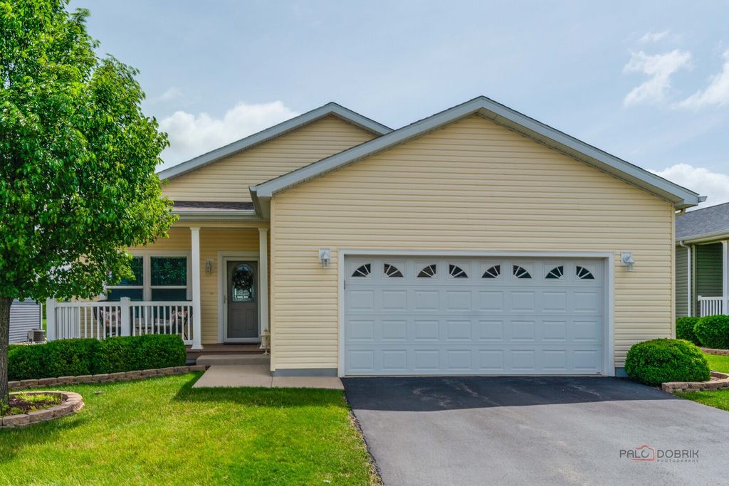 1459 Equestrian Drive, Grayslake, IL 60030