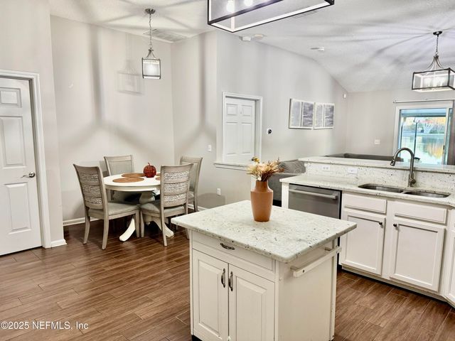 9436 PROSPERITY LAKE Drive, Jacksonville, FL 32244