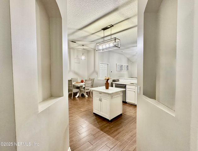 9436 PROSPERITY LAKE Drive, Jacksonville, FL 32244