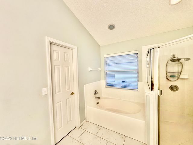 9436 PROSPERITY LAKE Drive, Jacksonville, FL 32244