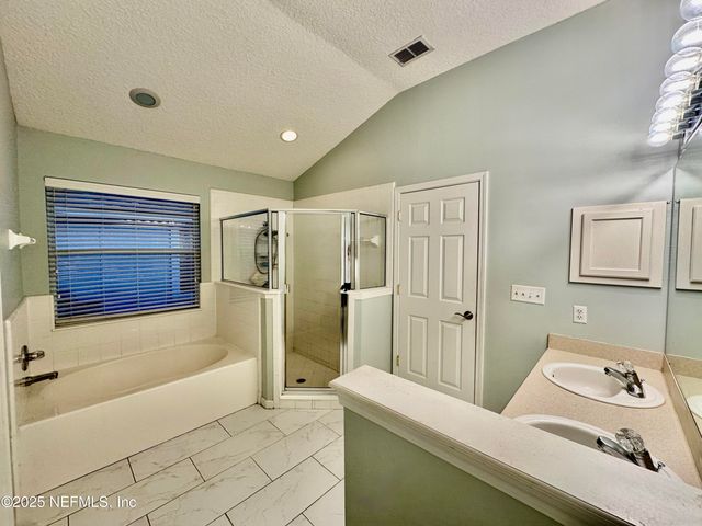 9436 PROSPERITY LAKE Drive, Jacksonville, FL 32244