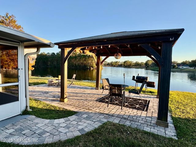 9436 PROSPERITY LAKE Drive, Jacksonville, FL 32244