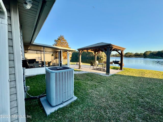 9436 PROSPERITY LAKE Drive, Jacksonville, FL 32244