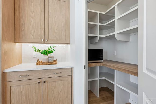 9625 W Kate Dr, Boise, ID 83714