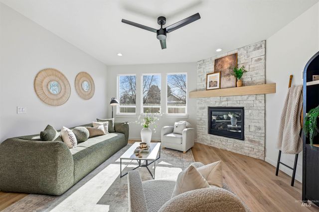 9625 W Kate Dr, Boise, ID 83714