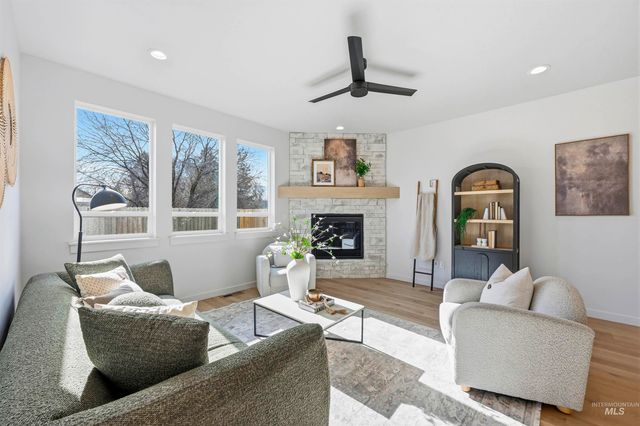 9625 W Kate Dr, Boise, ID 83714