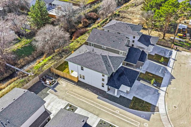 9625 W Kate Dr, Boise, ID 83714