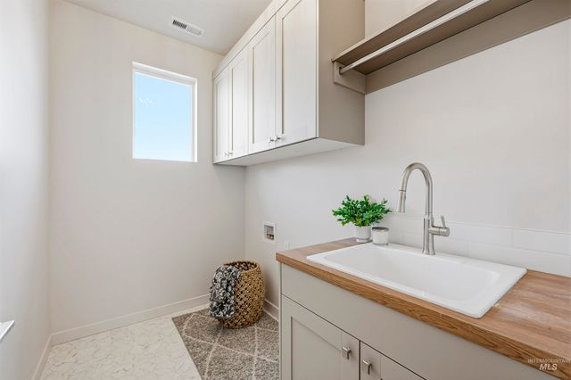 9625 W Kate Dr, Boise, ID 83714