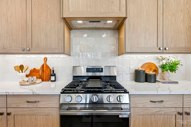 9625 W Kate Dr, Boise, ID 83714