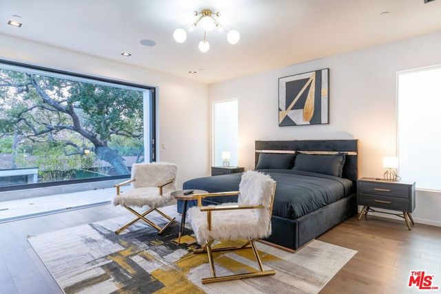 11246 Kling Street, North Hollywood, CA 91602