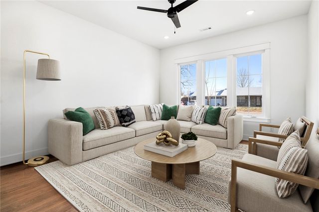 837 NW 14th Street, Bentonville, AR 72712