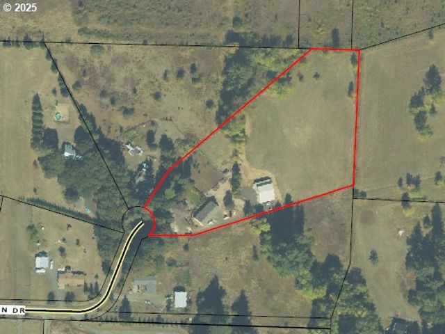 37310 Fawn Dr, Lebanon, OR 97355