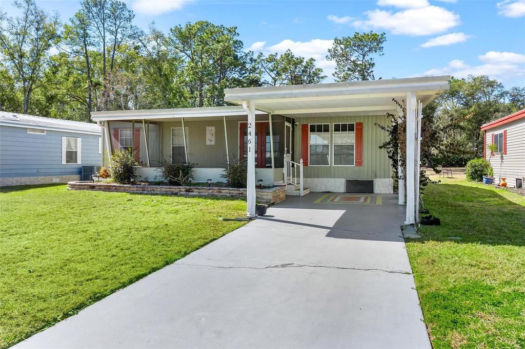 Image 3 of property listing at 2461 KAREN DRIVE, Mount Dora, FL 32757