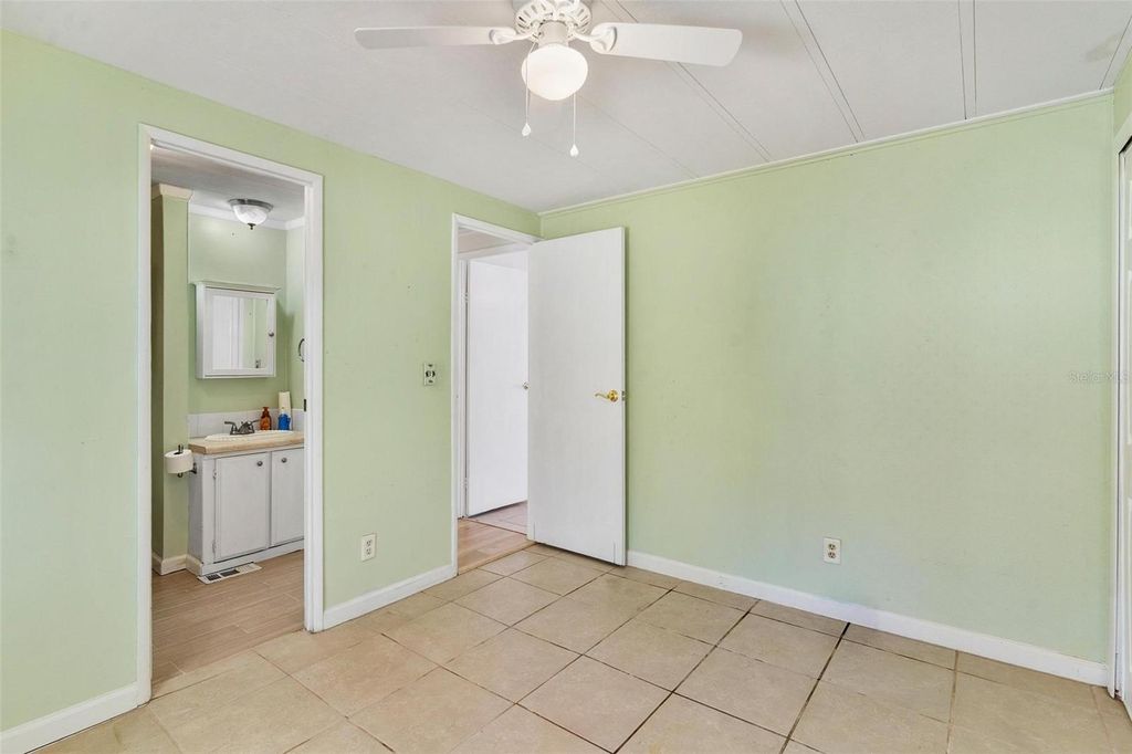 Image 21 of property listing at 2461 KAREN DRIVE, Mount Dora, FL 32757