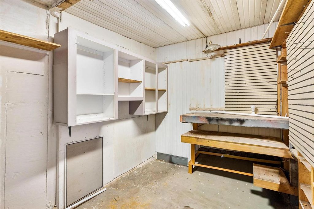 Image 33 of property listing at 2461 KAREN DRIVE, Mount Dora, FL 32757