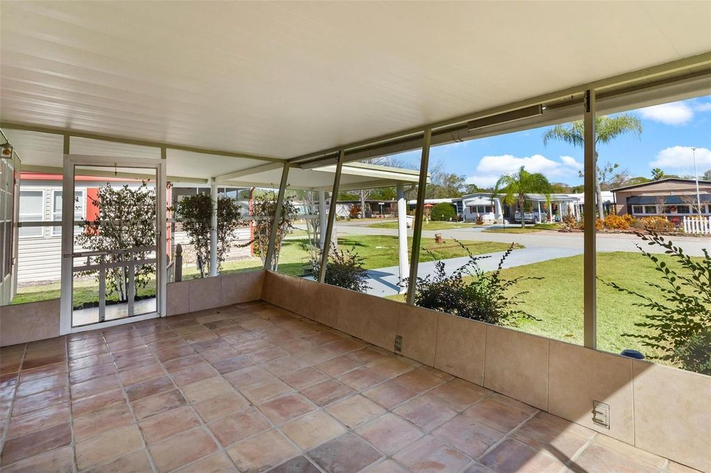 Image 5 of property listing at 2461 KAREN DRIVE, Mount Dora, FL 32757