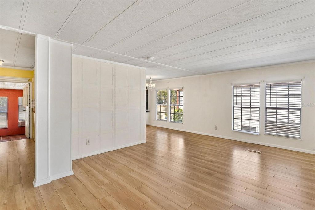 Image 8 of property listing at 2461 KAREN DRIVE, Mount Dora, FL 32757