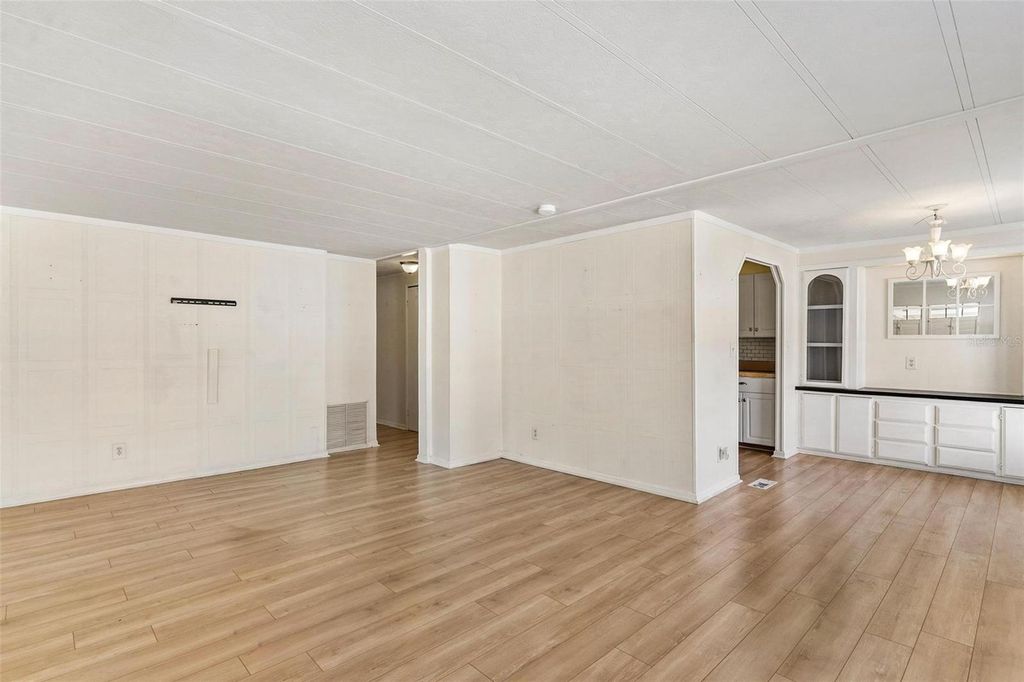 Image 10 of property listing at 2461 KAREN DRIVE, Mount Dora, FL 32757