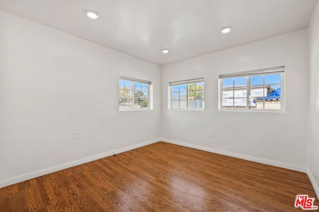 141 S Vista Street, Los Angeles, CA 90036